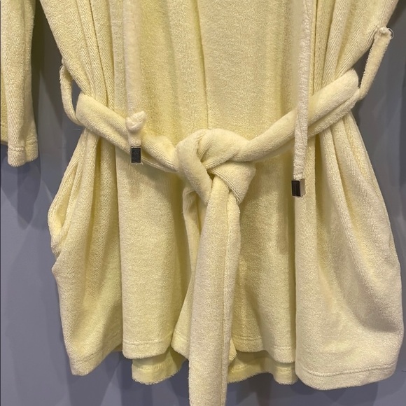Yellow Hooded Terry cloth shorts jumper with Belt - Picture 3 of 4